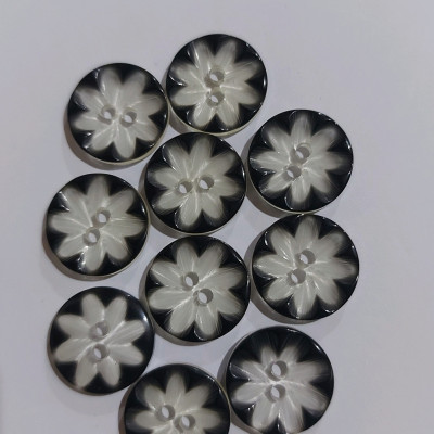 دکمه پیراهنی برجسته