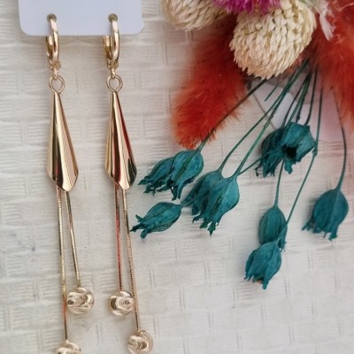 گوشواره برند ژوپینگ با آویز توپی