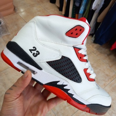 کتانی جردن 23