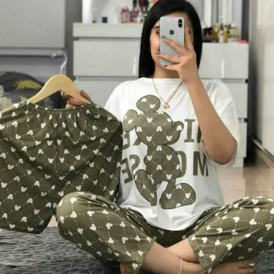 ست بلوز و شلوار و شورتک سه تکه کره ای میکی موس سبز کد 091