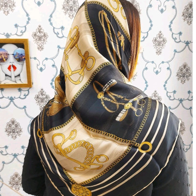 روسری مشکی ابریشمی دست دوز سبک و لطیف وارداتی