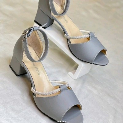 کفش جلو باز تک نگین