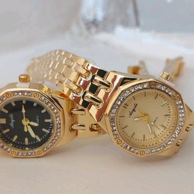 ساعت مچی زنانه اورجینال بند استیل رنگ ثابت ضداب و حساسیت اکلیلی طرح Ap