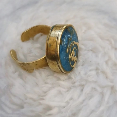 انگشتر برنجی رزین مدل سبز صدفی طرح هیچ برند E kکد1236-151624