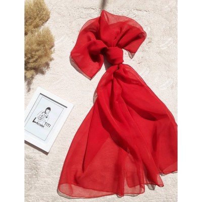 شال رنگ قرمز جنس توری بدون منگوله