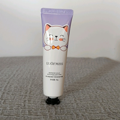 کرم مرطوب کننده دست وصورت