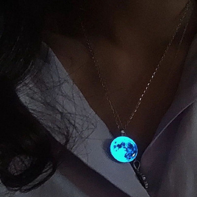 گردنبند مدل ماه شبتاب (کافه رزین نورا )