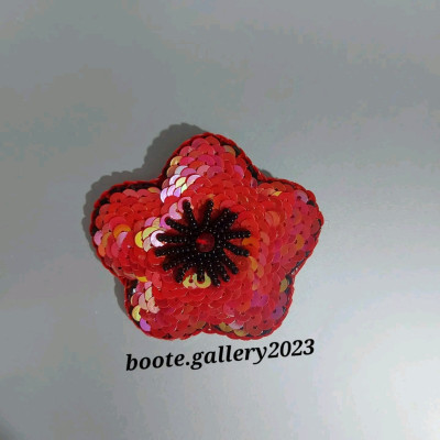 گل سینه شقایق فلسی دوزی