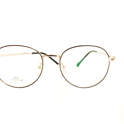 عینک طبی با قابلیت تعویض عدسی های جدید نمره دار