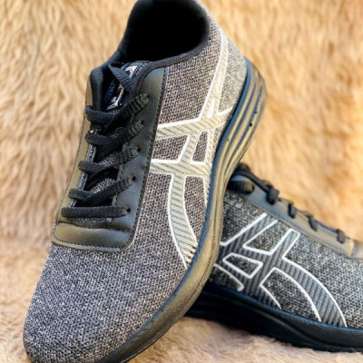 کفش آسیکس پرواز