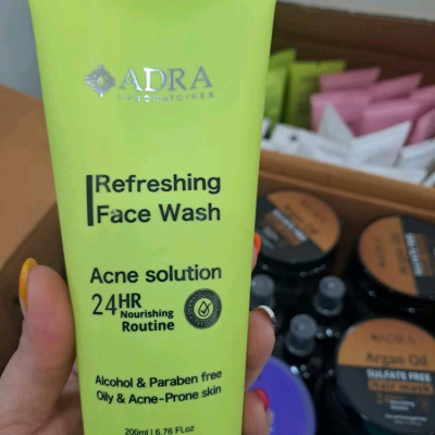 لابراتور ژل شستشوی صورت پوست چرب و آکنه دار از برند آدرا