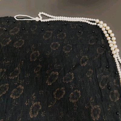 شال برشکا وارداتی مروارید مشکی طلاکوب