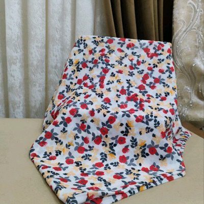 روسری گل ریز نخی بسیار لطیف