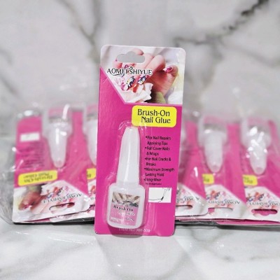 چسب ناخن مصنوعی