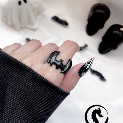 انگشتر خفاش بتمن (نقره ای و مشکی)