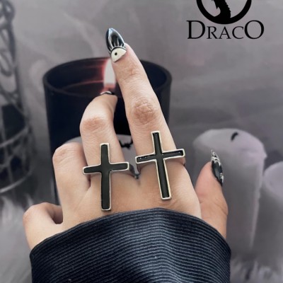 انگشتر صلیب مشکی