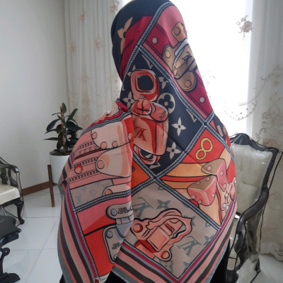 روسری نخی رنگ جون دار