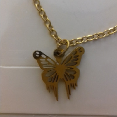 گردنبند استیل مینیمال طلایی پروانه