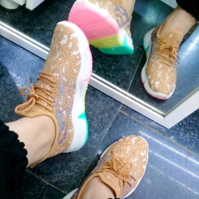 کتانی زنانه سبک و راحت