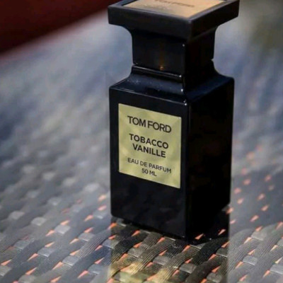 تام فوردتوباکو وانیل .لوزی سوئیس-143954