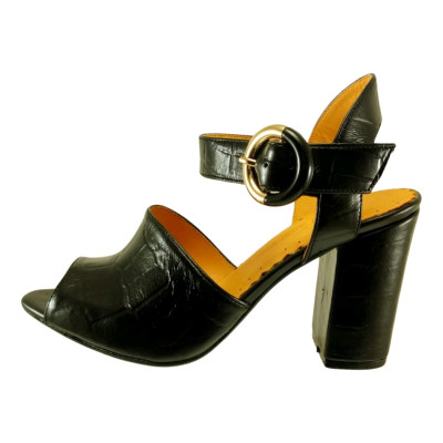 صندل زنانه چرم طبیعی کد 695 برند آرمان چرم