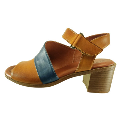 صندل زنانه چرم طبیعی کد 692 برند آرمان چرم