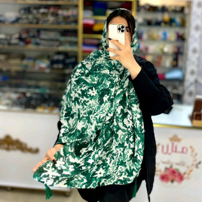 شال سفید و سبز پلیسه منگوله دار سبک و لطیف وارداتی-134446