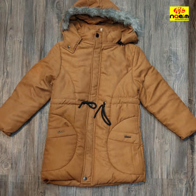 کاپشن پالتویی کلاه دار جنس میکرو تو خز دارای بند تنظیم درکمرسنین 9تا15