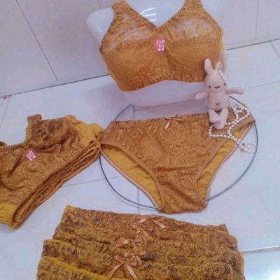 ست سوتین و شورت هندی