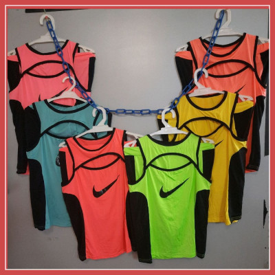 تاپ وشلوارک ورزشی تاپ وشورتک ورزشی زنانه ست ورزشی زنانه در برناشاپ