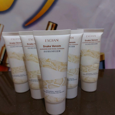 ️ فوم شستشو سم مار اکسژیان ضدجوش و کنترل کننده چربی پوست-134252