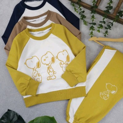 بلوزشلواراسپرت اسنوپی ها رنگ وسایزبپرسین