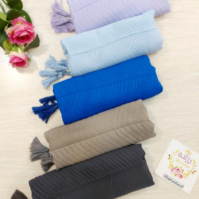 شال نخی منگوله دار سبک و لطیف وارداتی-134448