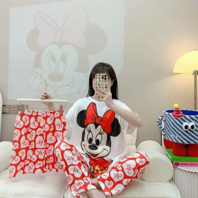 سه تیکه تیشرت وشلوار طرح دار راحتی-140151