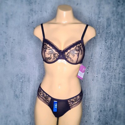 ست لباس زیر زنانه