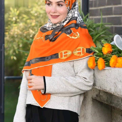 روسری ابریشم توییل طرح بری بری