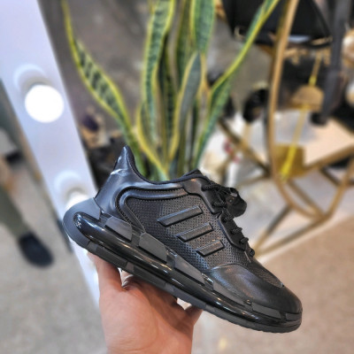 کتانی آدیداس