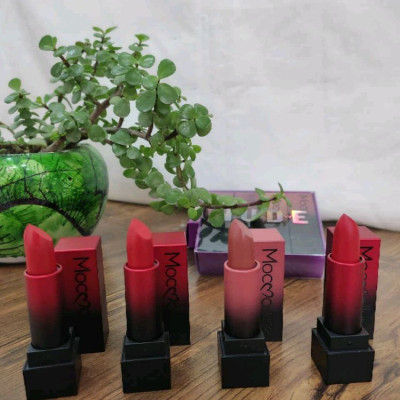 رژ لب جامد مات و مخملی ضدآب اورجینال نیونود موکالر