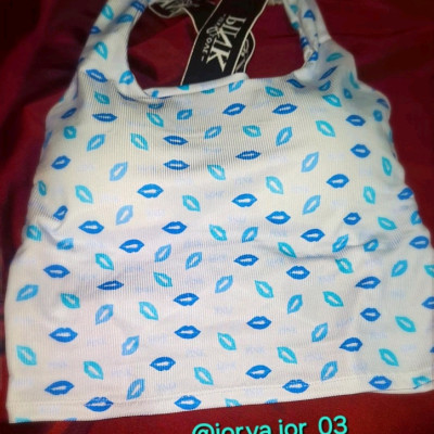 کراپ دخترانه طرح لب