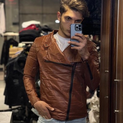 کاپشن چرم زیپ کج رنگ‌ عسلی