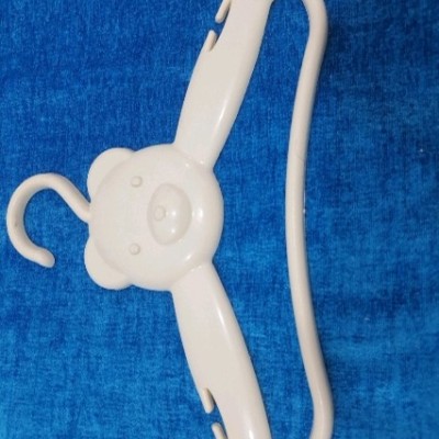 چوب لباسی پلاستیکی