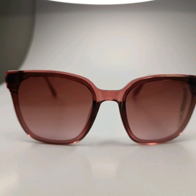 عینک آفتابی زنانه‌وارداتی کیفیت عالی برند اکسسوری