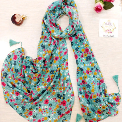 شال نخی منگوله دار سبک و لطیف وارداتی-134456