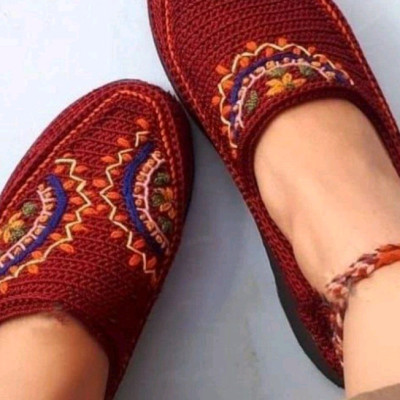 گیوه گلدوزی